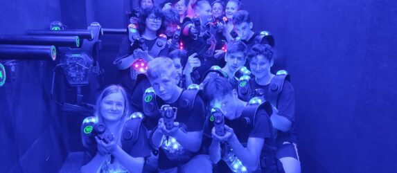 Osmáci na Laser Game